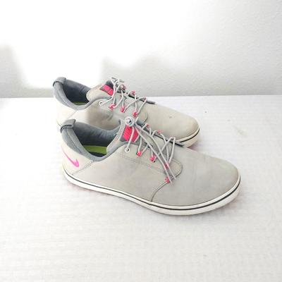 LADIES NIKE SIZE 6.5 AND SMALL SOFT LEATHER PURSE