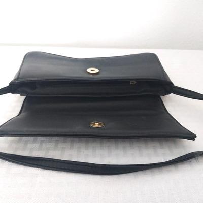 LADIES NIKE SIZE 6.5 AND SMALL SOFT LEATHER PURSE