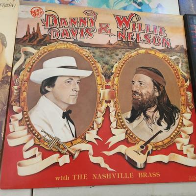 18 Record Albums Lot Paul Simon Roy Orbison Linda Ronstadt Waterloo Willie Nelson and more