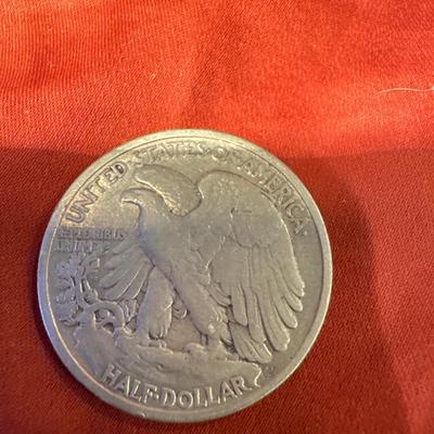 1935 P LIBERTY WALKING HALF XVF C126 US COIN