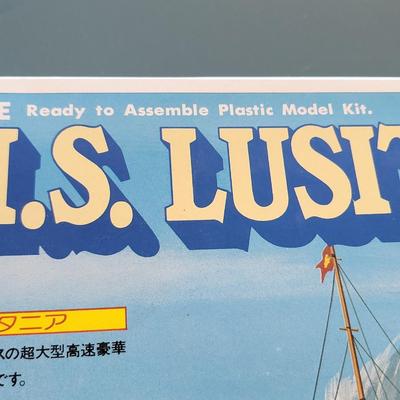 Vintage Gunze Sangyo RMS Lusitania Ship Model 1:350 Scale
