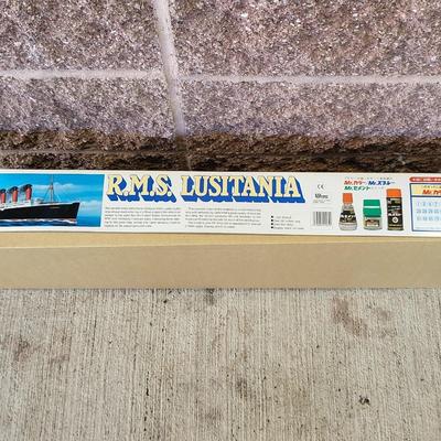 Vintage Gunze Sangyo RMS Lusitania Ship Model 1:350 Scale