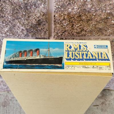 Vintage Gunze Sangyo RMS Lusitania Ship Model 1:350 Scale