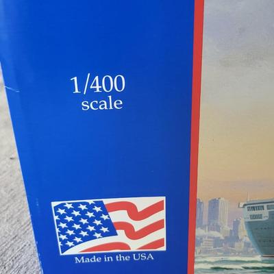 Two Vintage Collectible Glenco Ship Models