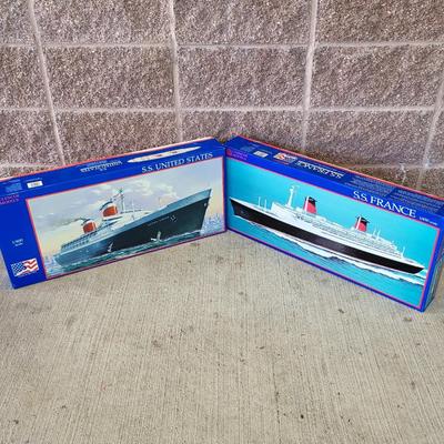 Two Vintage Collectible Glenco Ship Models