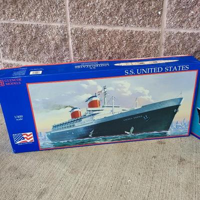Two Vintage Collectible Glenco Ship Models