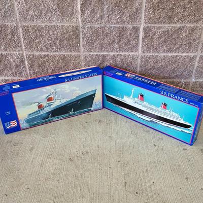 Two Vintage Collectible Glenco Ship Models