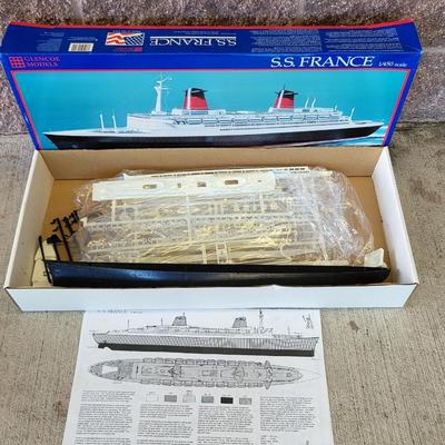 Two Vintage Collectible Glenco Ship Models