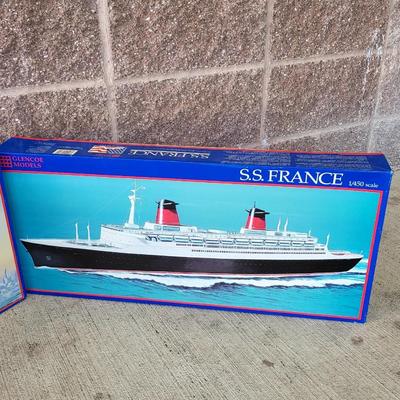 Two Vintage Collectible Glenco Ship Models