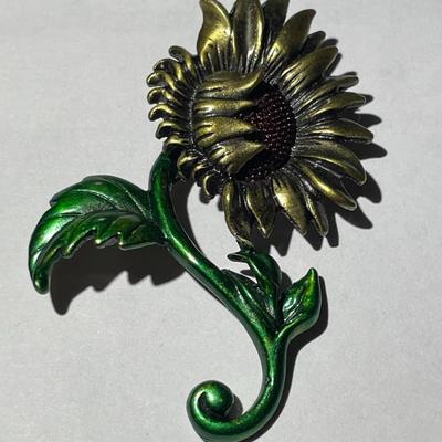 Vintage SUNFLOWER BROOCH 1969 Dominick Avellino Enameled Stamped DD Metallic Finished Fashion Pin.