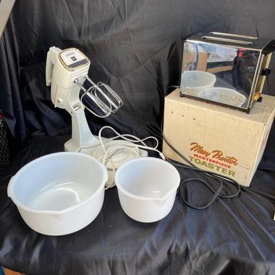 Vintage mixer and cool toaster