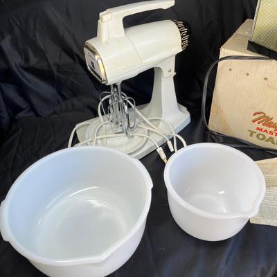 Vintage mixer and cool toaster