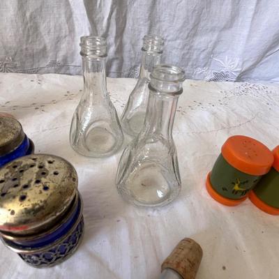 Vintage shaker assortment
