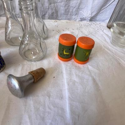 Vintage shaker assortment