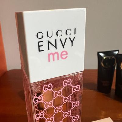 Mixed Gucci Mens Womens Lot