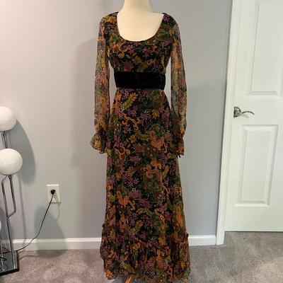 5 Vintage Dresses - Jack Bryan