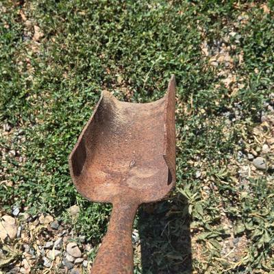 Curved Cupped Garden Shovel