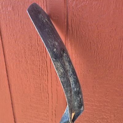 Razorback Shovel