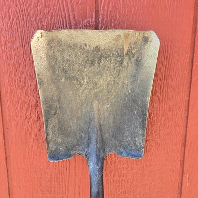 Flat Head Garden Shovel