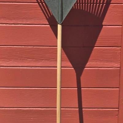 Green Leaf Rake