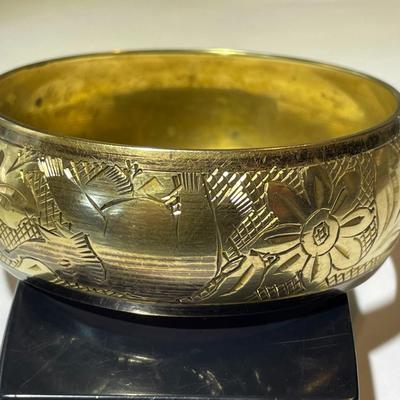Vintage Etched Brass Fashion Bangle Bracelet 1" Wide in Good Preowned Condition.
