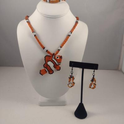 Hand Made Seed Bead Clownfish Necklace with Bracelet and Earrings (#93)