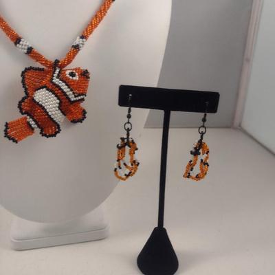 Hand Made Seed Bead Clownfish Necklace with Bracelet and Earrings (#93)