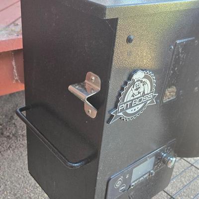 Pit Boss 820ME Grill & Smoker with Manual