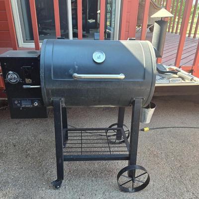 Pit Boss 820ME Grill & Smoker with Manual