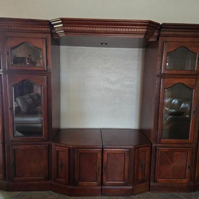Lighted Display Cases / Wall Unit