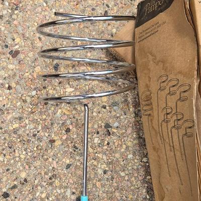 Pamper Chef Outdoor Metal Yard Wine Glasses and Wine Bottle Holder