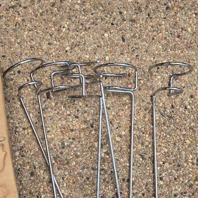 Pamper Chef Outdoor Metal Yard Wine Glasses and Wine Bottle Holder