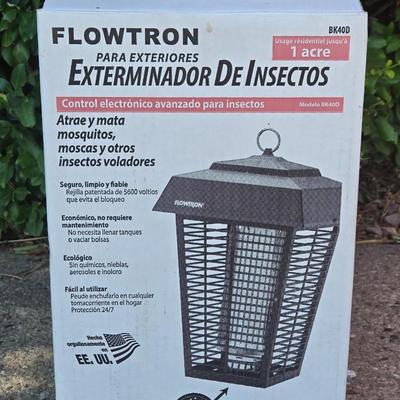 Flowtron Insect Killer in the Box