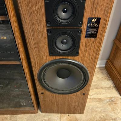 Stereo w/ cabinet & speakers