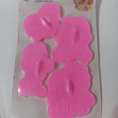 Barbie Cookie cutters sealed in package - and hardbound Barbie book - Four decades of fashion