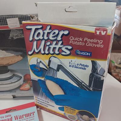 Wonderful and useful Kitchen Gadgets all in original boxes