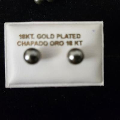 Grey Pearl Neckilace and Earrings
