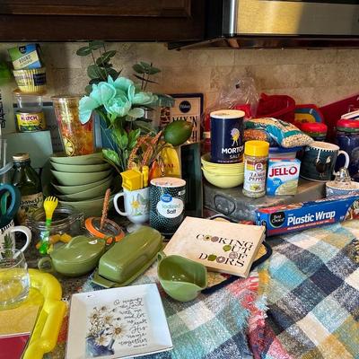 Lot 3: Kitchen Counter Selection