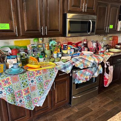 Lot 3: Kitchen Counter Selection