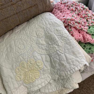 Lot 7: Linens & More