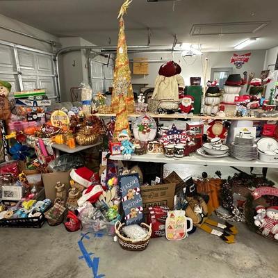 Lot 11: Holiday Selection