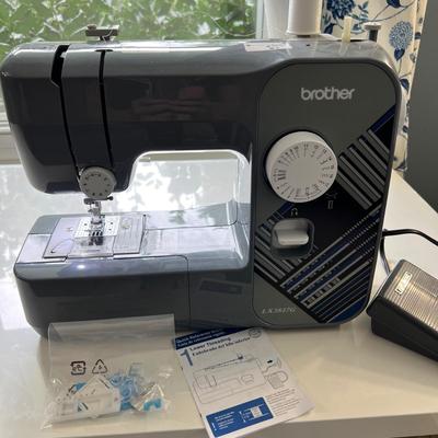 Brother 17 Stitch Sewing Machine Model LX3817G
