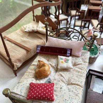 HUGE DOLLHOUSE FURNITURE AND ACCESSORY LOT