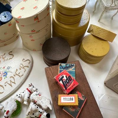 HUGE DOLLHOUSE FURNITURE AND ACCESSORY LOT