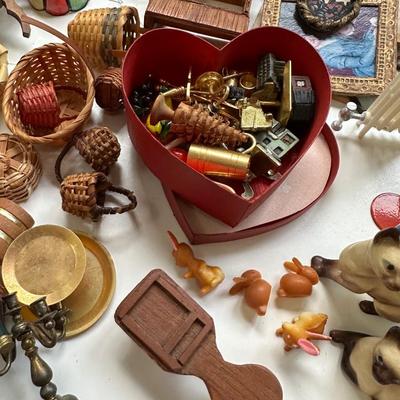 HUGE DOLLHOUSE FURNITURE AND ACCESSORY LOT