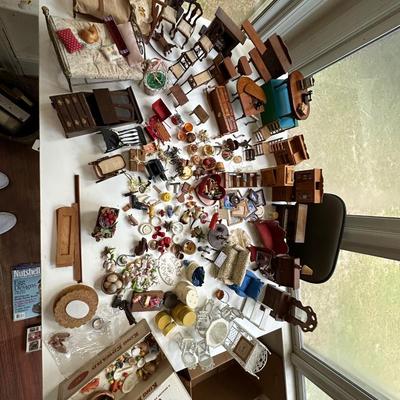 HUGE DOLLHOUSE FURNITURE AND ACCESSORY LOT