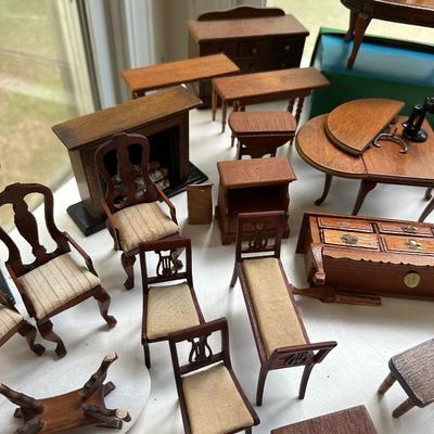 HUGE DOLLHOUSE FURNITURE AND ACCESSORY LOT