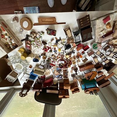 HUGE DOLLHOUSE FURNITURE AND ACCESSORY LOT