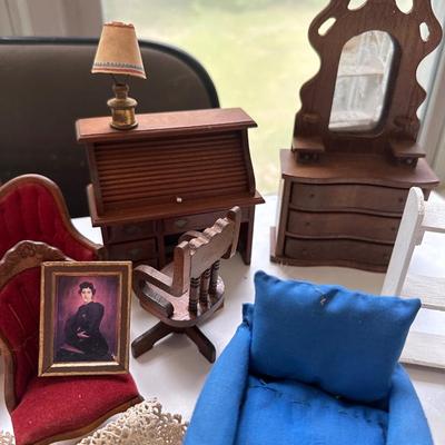 HUGE DOLLHOUSE FURNITURE AND ACCESSORY LOT
