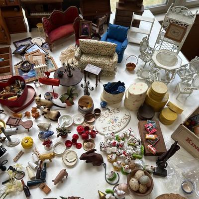 HUGE DOLLHOUSE FURNITURE AND ACCESSORY LOT